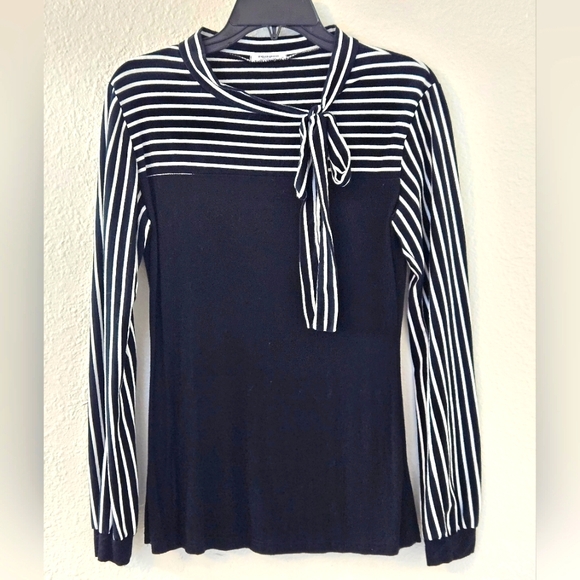 Women's Longsleeve Pullover Black & White Top by Zeagoo. Size M, 100% polyester. - Picture 3 of 10